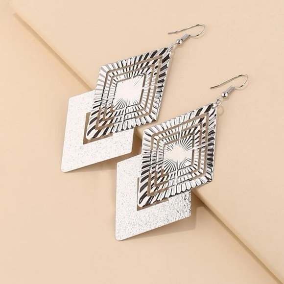 Jewelry - Hollow Out Geo Drop Earrings Silver Plated